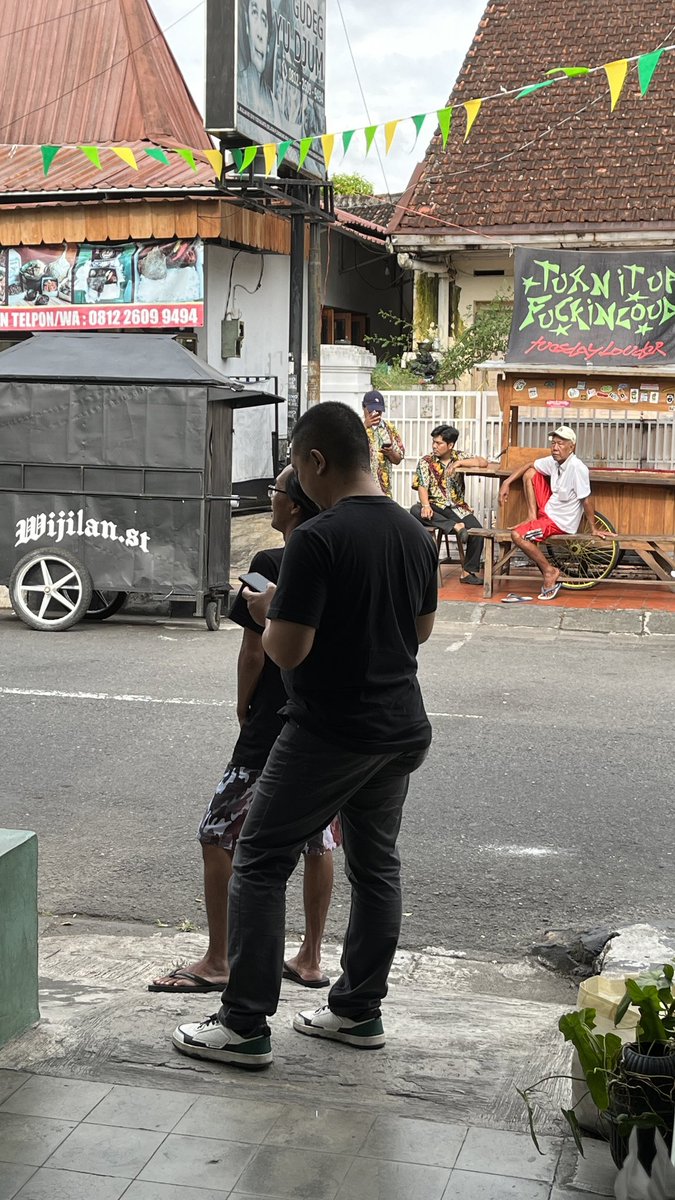 Laurentius nawang tweet media