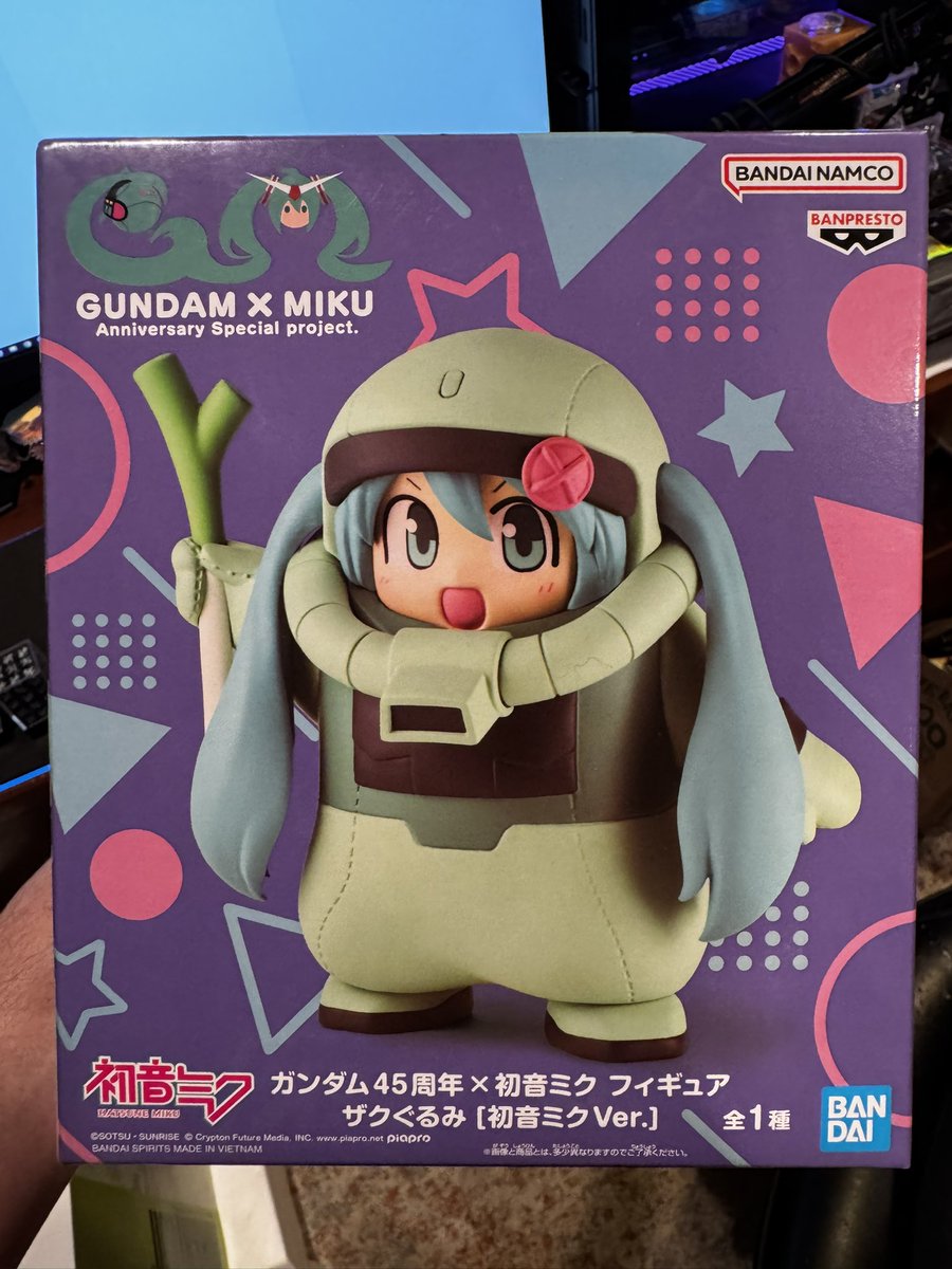 Bakuzilla's tweet photo. MIKU ZAKU!!! https://t.co/y9N4n0bXvu