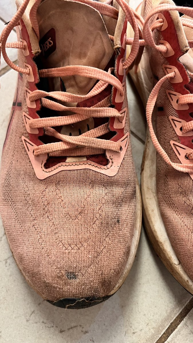 patrickmandla1's tweet photo. @ASICS_ZA and @sportsceneSA I bought this shoes 23 August 2025..it can’t be that this happens(please tell me how long do the upper part last)..I’m
So ever disappointed with the quality of this shoes!!!.. https://t.co/aG9ji9gsur