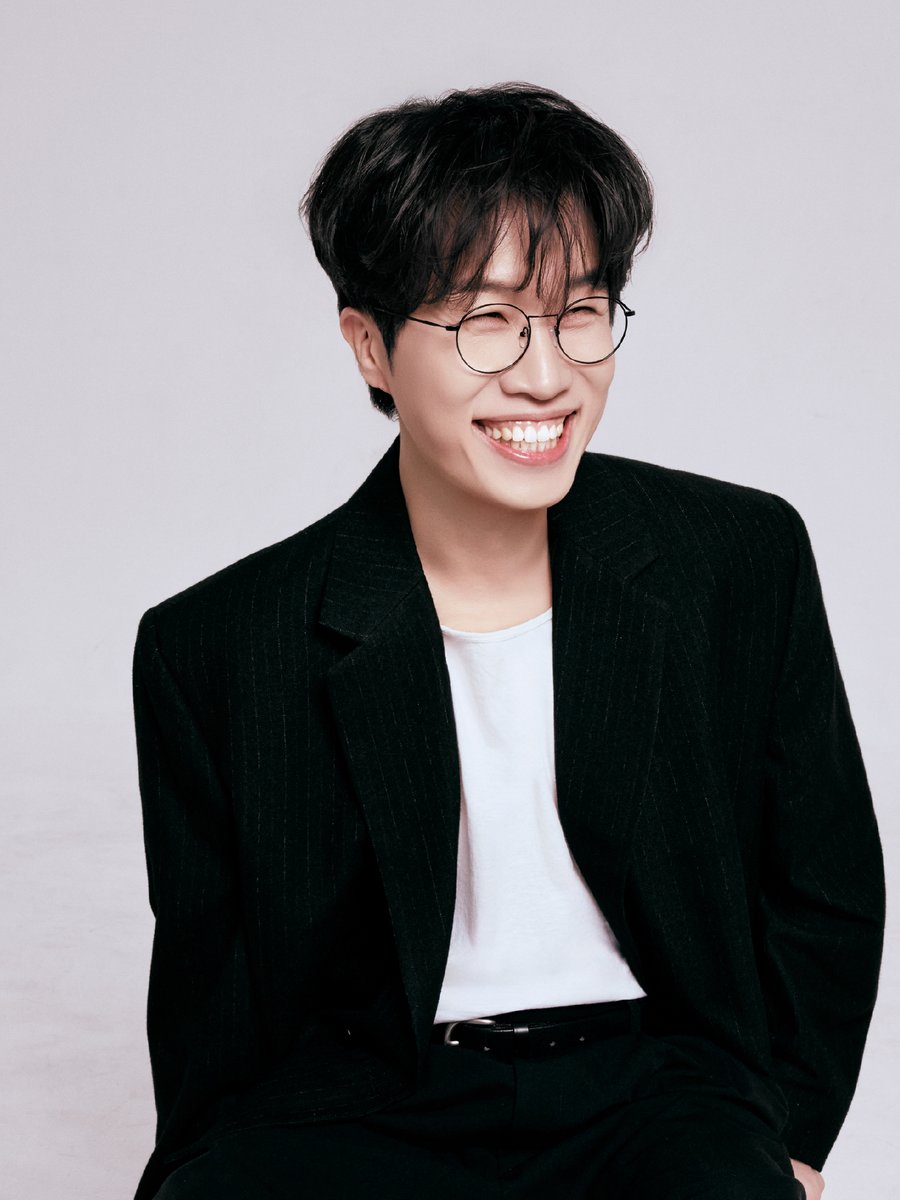 band_SORAN's tweet photo. 소란(𝗦𝗢𝗥𝗔𝗡) 𝗡𝗘𝗪 𝗣𝗥𝗢𝗙𝗜𝗟𝗘
𝗖𝗢𝗡𝗖𝗘𝗣𝗧 𝗖

#소란 #SORAN #고영배 https://t.co/rn3UIsd0Gl