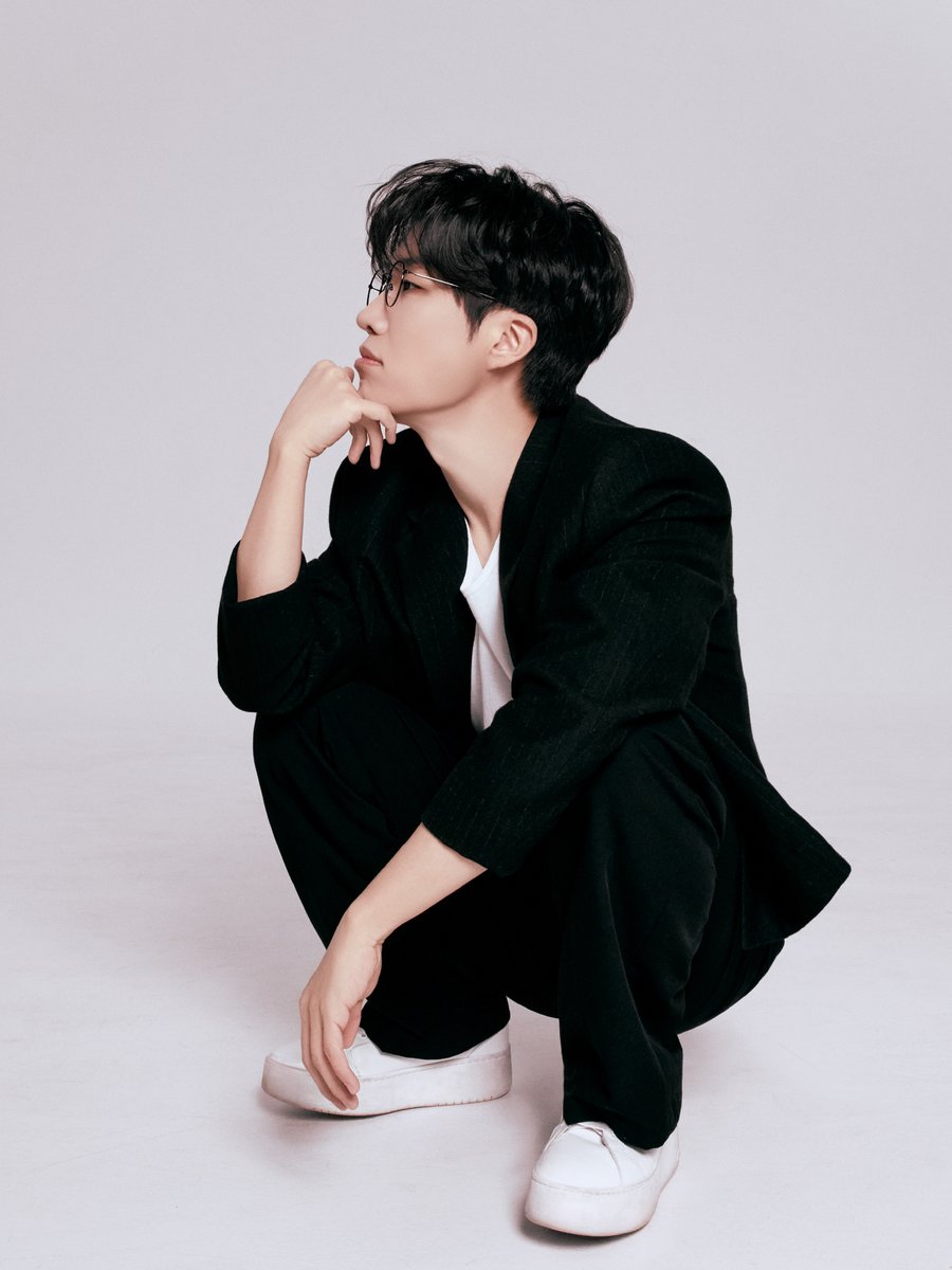 band_SORAN's tweet photo. 소란(𝗦𝗢𝗥𝗔𝗡) 𝗡𝗘𝗪 𝗣𝗥𝗢𝗙𝗜𝗟𝗘
𝗖𝗢𝗡𝗖𝗘𝗣𝗧 𝗖

#소란 #SORAN #고영배 https://t.co/rn3UIsd0Gl