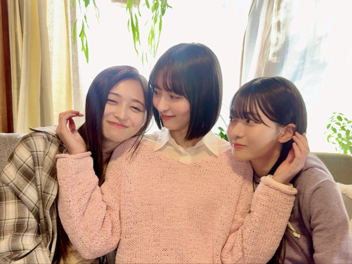 nogizaka46's tweet photo. サッポロ一番公式YouTubeにて、『#姉といつまでも』第9話が公開されました🍜

#池田瑛紗 が金髪の謎の美大生として登場🎨

カップスター愛��爆発するてれさを、ぜひご覧ください☺️✨

https://t.co/imRRlC3yKI

#乃木坂46
#遠藤さくら #井上和 #瀬戸口心月 https://t.co/G2CL3fMUzQ