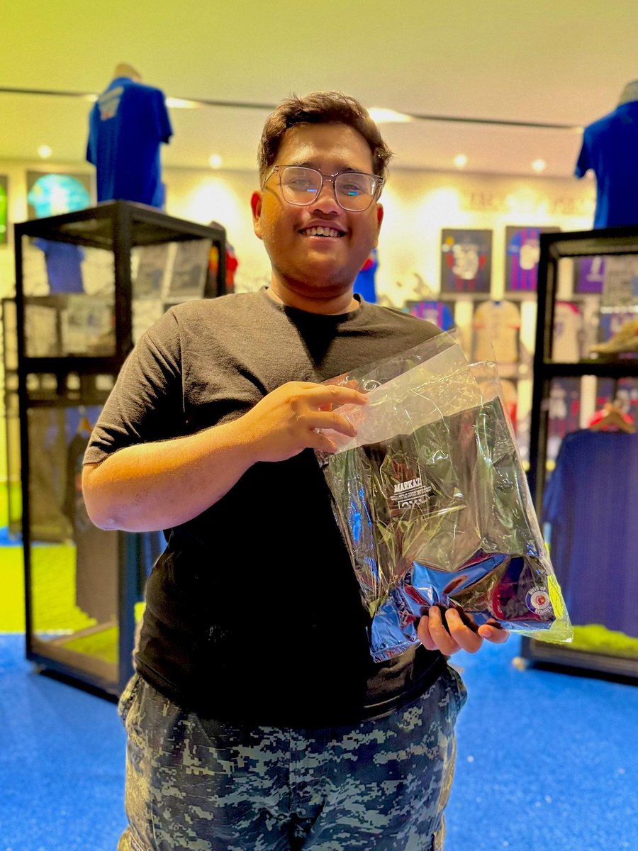 BosJohor2010's tweet photo. Terima kasih untuk sambutan Pocket Tee BOS 2026. Markaz di SSI terus dibuka sehingga jam 10.00 malam ini.
Jom lincah untuk size S sehingga size 5XL.
#MarkazBOS https://t.co/Yep08KYD8I