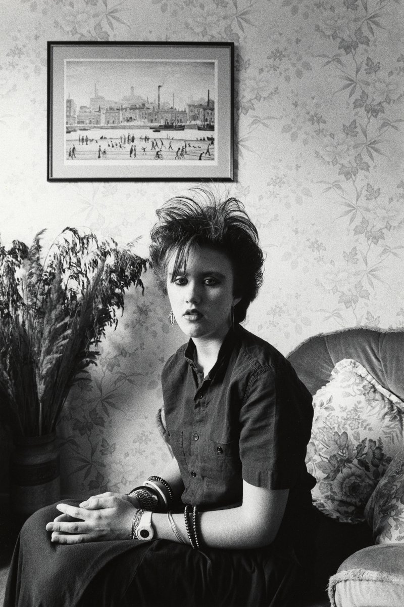 SideGallery's tweet image. 📷 Images of Youth in Cumbria

In 1990, John Rigby worked with young people in West Cumbria to make portraits shaped by their own choices of dress, setting and pose. The result is a collaborative record of youth identity, self-presentation and place.

🔗 sidegallery.co.uk/collection/ima…