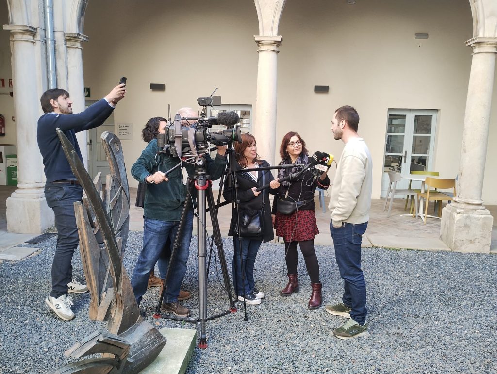 Creacció tweet media