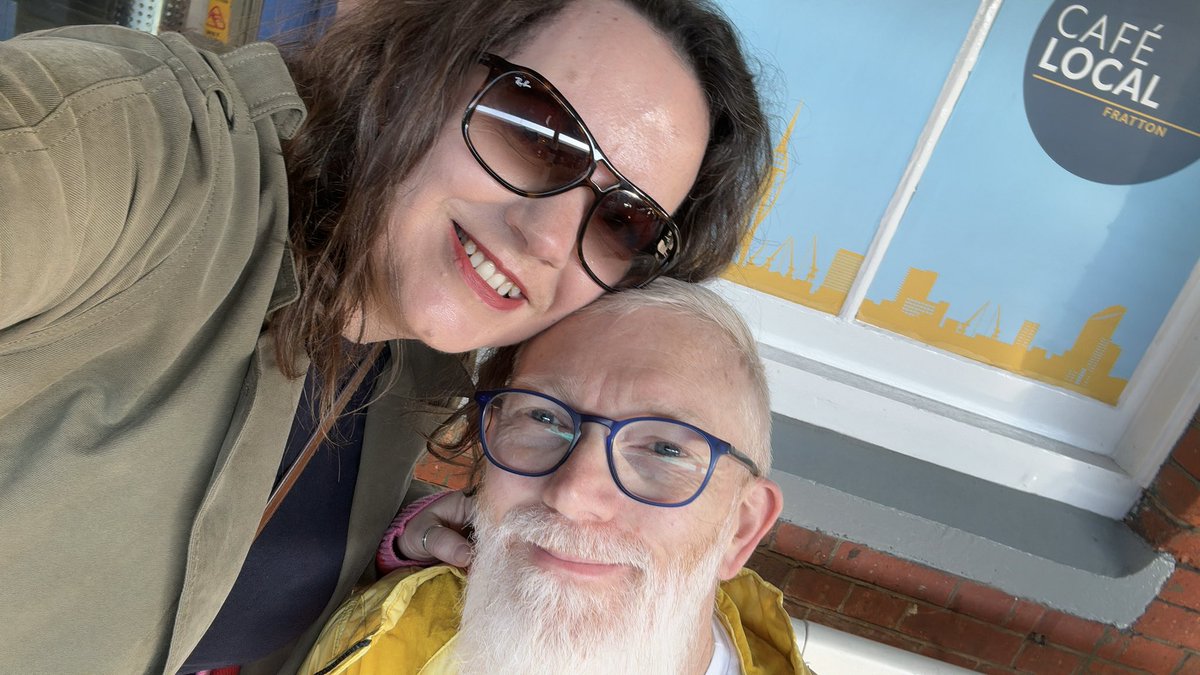 // // // ANDY tweet media