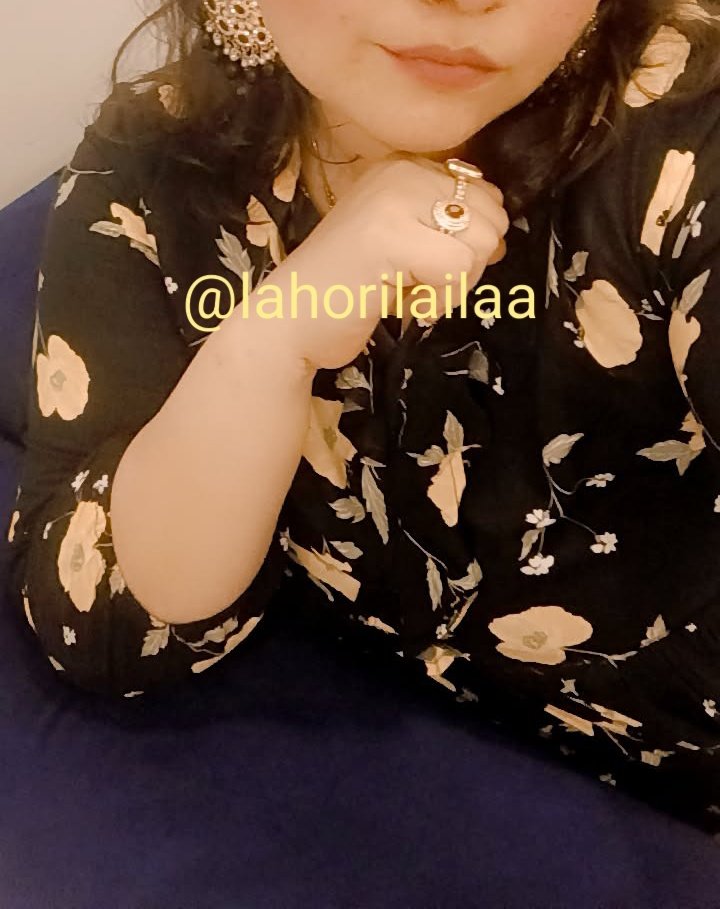 میں نے سنا ہے مرد جب اپنی پسند کی عورت کو تحفے دیتا ہے تو محبت اور بڑھ جاتی ہے۔ تو پھر کون مجھے دلوا رہا ہے میری پسند کا پرفیوم اور کشمیری چوڑیاں؟ میں وعدہ کرتی ہوں، نتیجہ تمہیں بہت پسند آئے گا۔۔۔"
#CaughtTheVibe
​#YourFavoriteDistraction
​#SweetButSassy