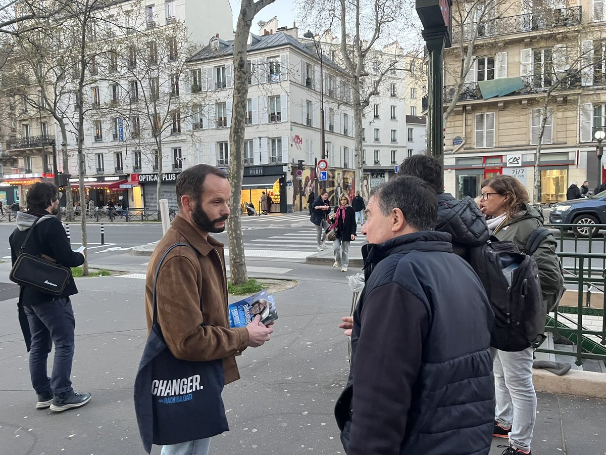 leblancs75's tweet photo. Hier, plus mobilisés que jamais avec notre équipe de #Paris11, sur le terrain pour échanger et rappeler que le seul projet pour #changerparis, c’est celui de @datirachida et de @NellyGarnier dans le 11e. https://t.co/HvJGjhFK0v