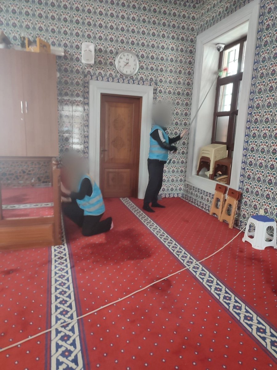 Ramazan Ayı vesilesi ile Silivri Denetimli Serbestlik Müdürlüğü yükümlülerince Silivri Kiptaş 1. Etap Şerafettin Akıncı Camiisi'nde temizlik ve bakım çalişmaları yapilmıştır.