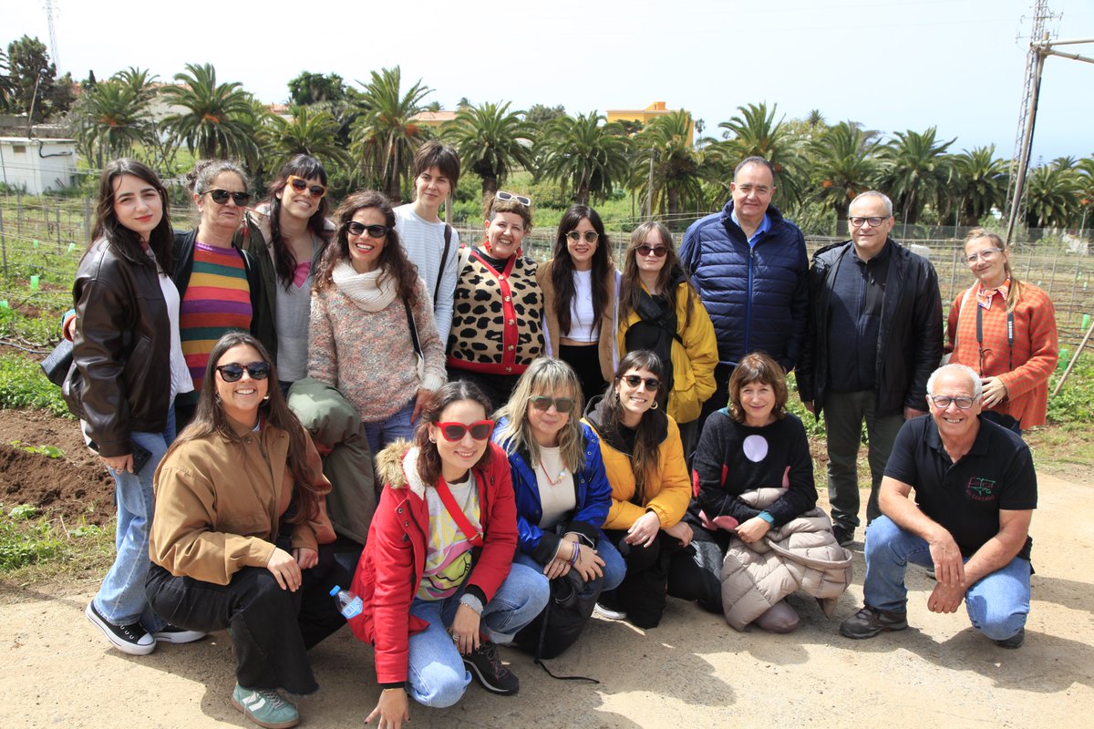 tacovin's tweet photo. La Vinal Tacoronte-Acentejo 2026
La Vinal comenzó sobre el “terroir” este pasado fin de semana con una visita guiada a la comarca vitivinícola del grupo de artistas invitados por la comisaria de esta edición, Elena García, de Espacio de Arte La Panera😍🍷
#winelover #lavinal #ull https://t.co/bbgYOmjTnN