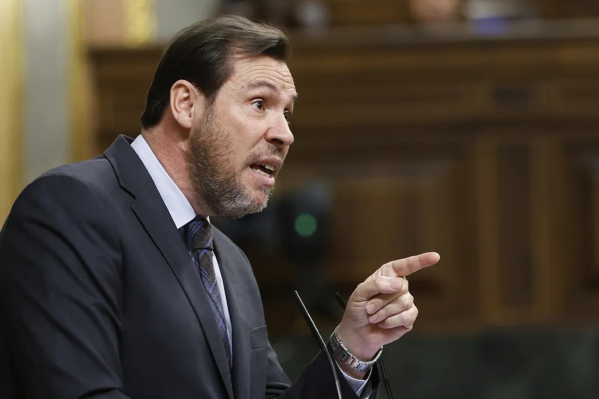 🇪🇸 | La empresa encargada de la soldadura en Adamuz modificó el parte sobre el carril dañado once días después del siniestro.

El inspector detectó un posible «error» que pone en duda si se utilizó el material adecuado en el tramo donde se produjo el accidente, según TO.