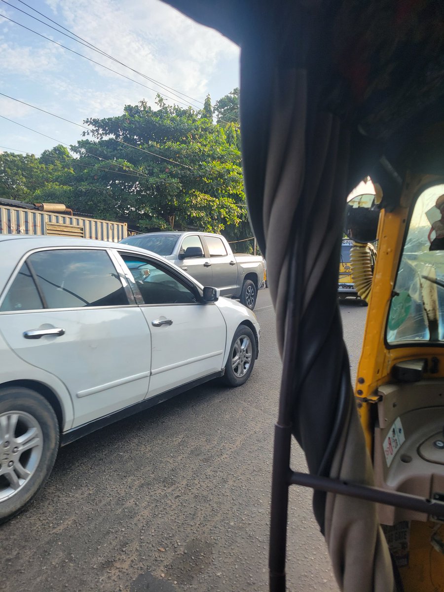 B U C H I tweet media