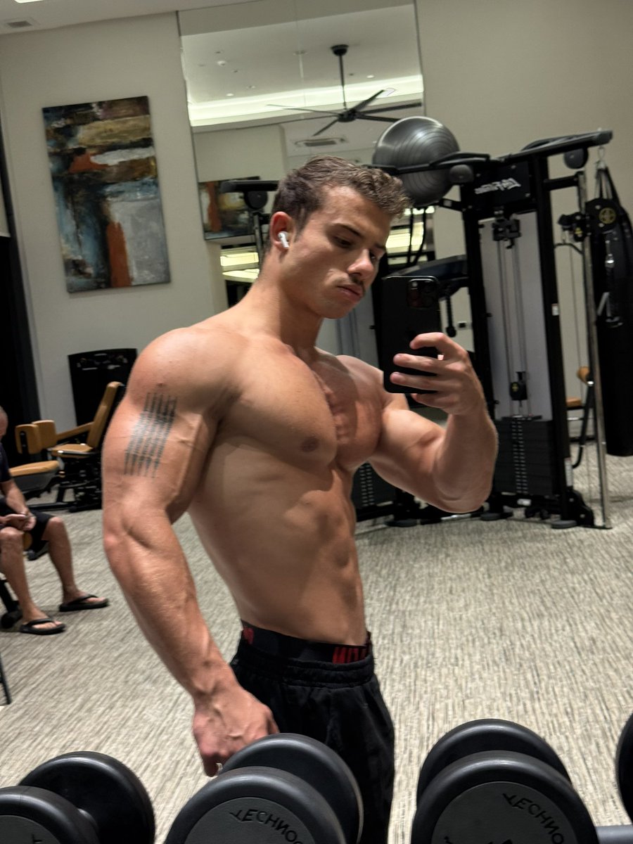 king.of.gains tweet media