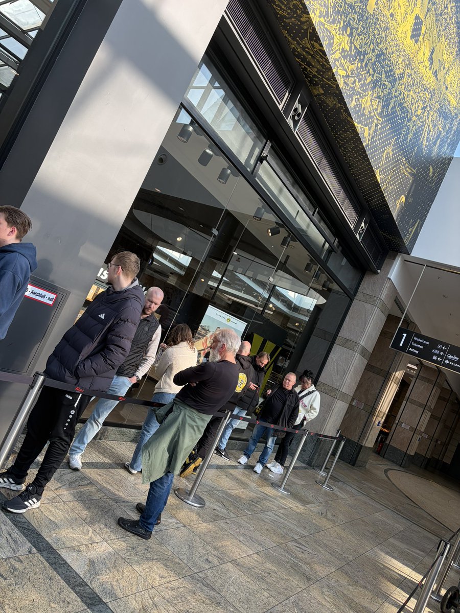 David Wölm tweet media