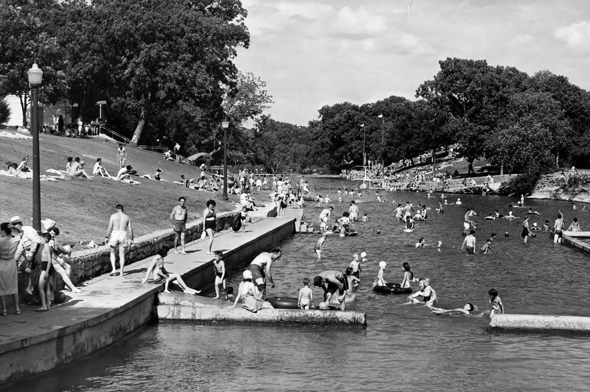 Traces of Texas tweet media