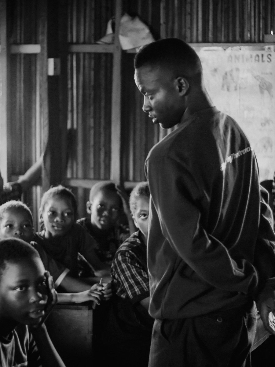 technow_global's tweet photo. A child in Makoko deserves the same quality of digital education as anyone else.
That's not a talking point. That's why we're here.

3-day digital skills training. Makoko, Lagos. In partnership with @AfrimindsInitiative.

Day 1 done. 

#TechNowGlobal #ReachingTheUnreachable https://t.co/ZtXALLbuQO