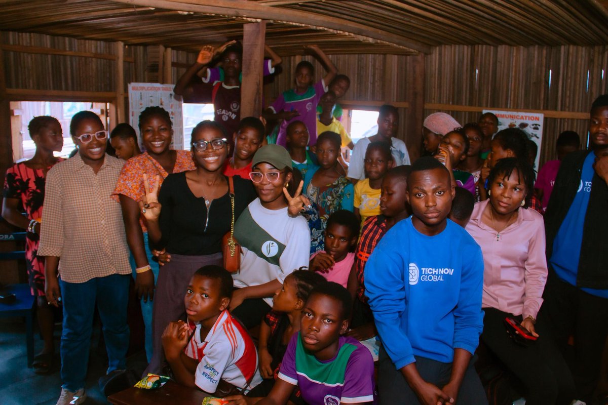 technow_global's tweet photo. A child in Makoko deserves the same quality of digital education as anyone else.
That's not a talking point. That's why we're here.

3-day digital skills training. Makoko, Lagos. In partnership with @AfrimindsInitiative.

Day 1 done. 

#TechNowGlobal #ReachingTheUnreachable https://t.co/ZtXALLbuQO