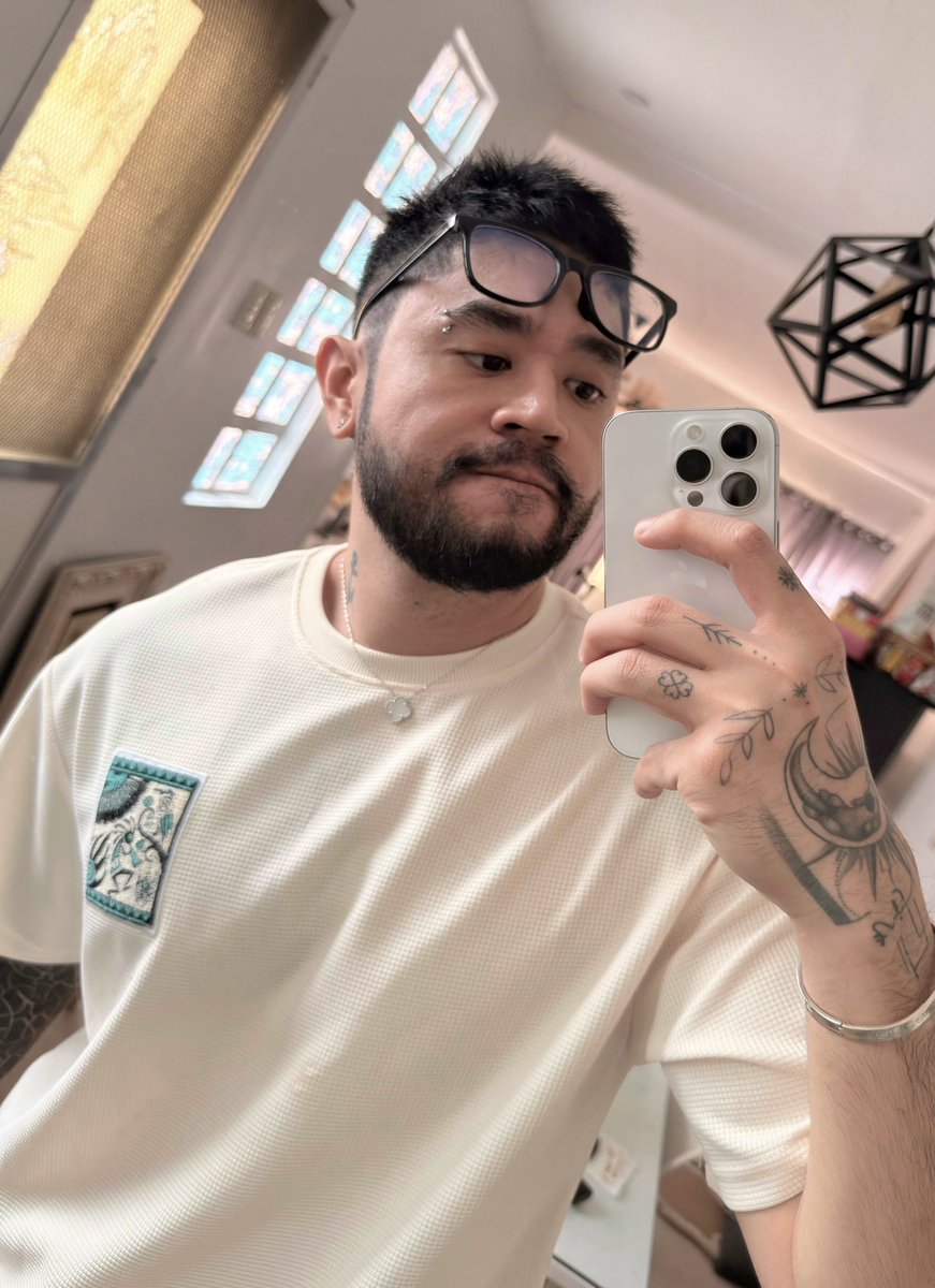 Alex 🍼🦦 tweet media