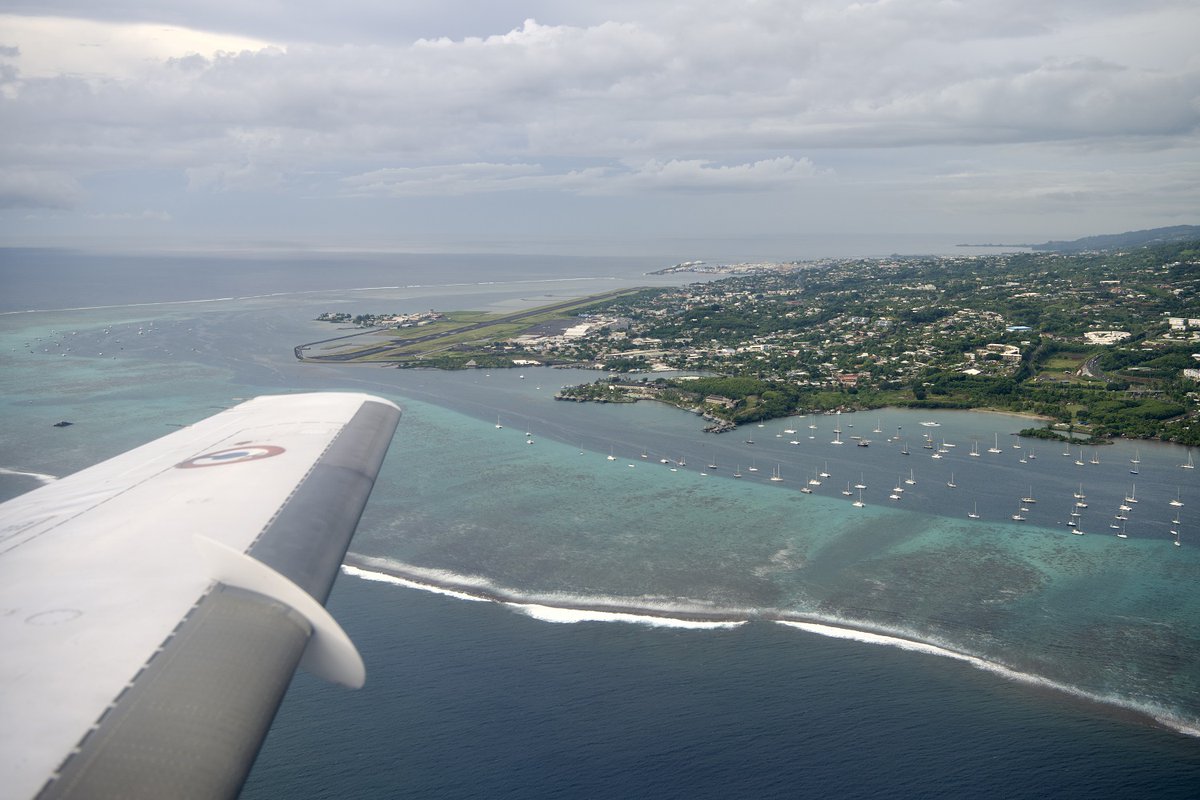 MarineNationale's tweet image. #Polynésie | Le Falcon 200 tire sa révérence 🇵🇫
Après 40 ans de service et 45 000h de vol ✈️, le Falcon 200 effectue son dernier vol à Tahiti.
Surveillance, secours en mer, lutte contre les trafics : une page se tourne. Le Falcon 50M Triton prend le relais. @Dassault_OnAir