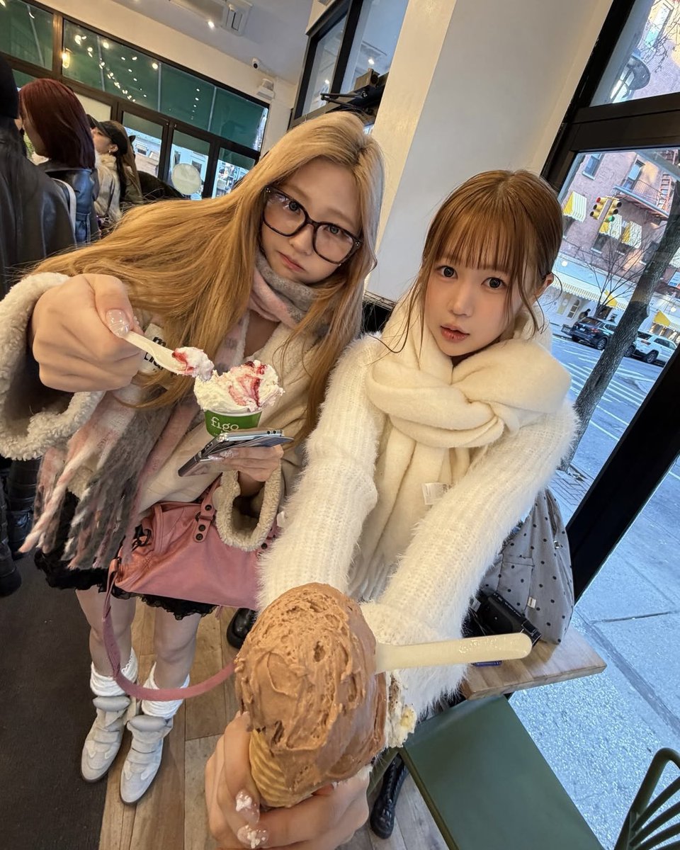 하투하 인스타 #예온 

아이스크림 419개 사주고 싶은 어린이 

#Hearts2Hearts #하츠투하츠 #YEON #YE_ON