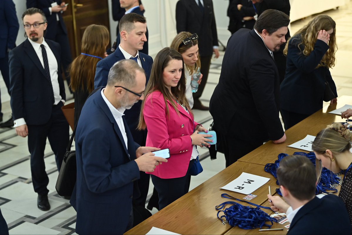 Konfederacja tweet media