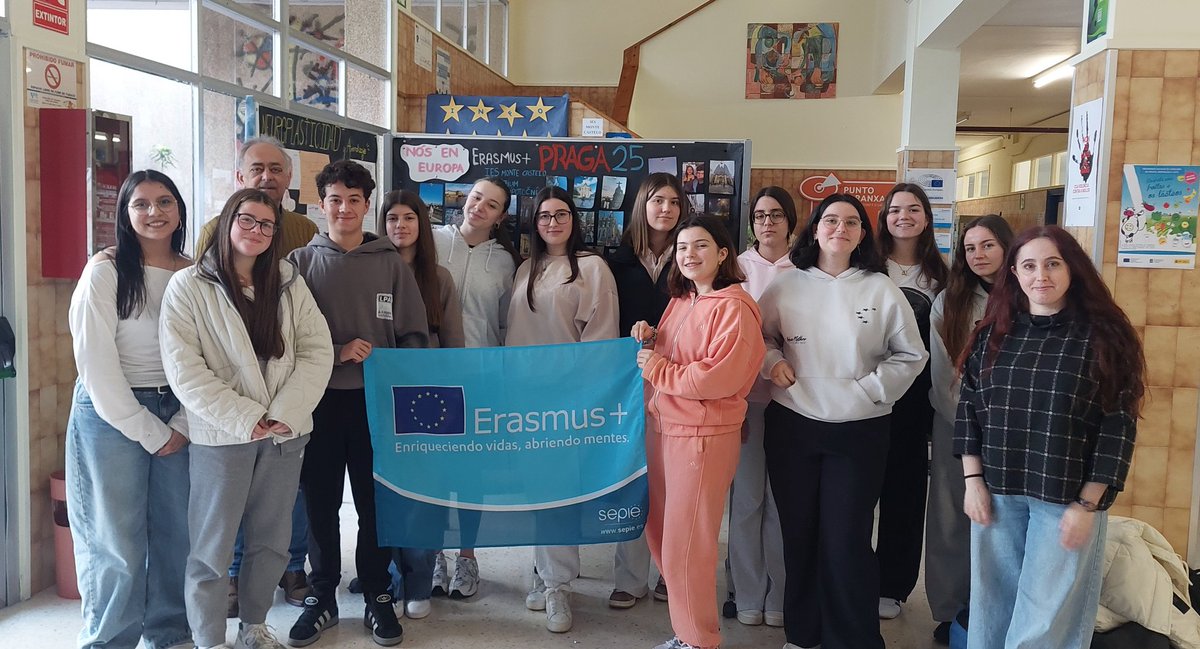 Lunalamarza's tweet photo. Nueva aventura para nuestros estudiantes de Bachillerato @IESMonteCastelo en #Praha10 #RepúblicaCheca #Pripo. Una experiencia de 8 días @EUErasmusPlus @AMarina_EP Enriqueciendo vidas abriendo mentes @IESMonteCastelo @sepiegob  @Europarl_ES https://t.co/M3LCaJ70hy