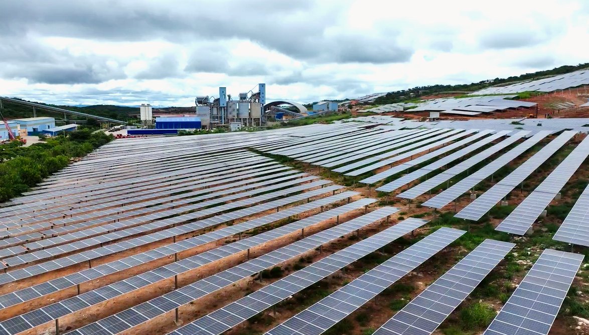 cnbm_zambia's tweet photo. On March 18, the China National Building Materials Zambia Industrial Park held a ceremony to mark the full-capacity grid connection of its 36MWp photovoltaic power generation project, signifying the project's official completion and entry into a stable operation phase. https://t.co/PGLaU1aUq8