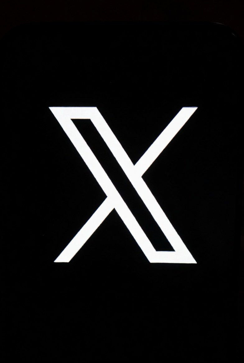 FIRST BOYY tweet media