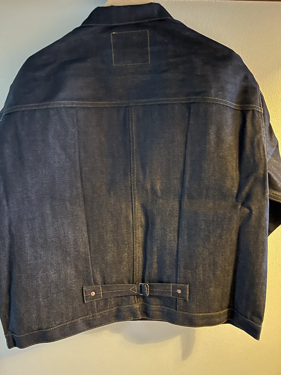 tetsu5216_1109's tweet photo. Levi's S506XX 大戦モデルキタ〜🤩
やっとセットアップで着れる‼️
４６はちょい大きいそうやけど
どれだけ縮むかな？
頑張って育てよう☺️
リーバイスさん、ありがとう😊
#S506XX
#0039S0000 
#大戦モデル
#Levi's
#セットアップ https://t.co/vgUsXqzQFP