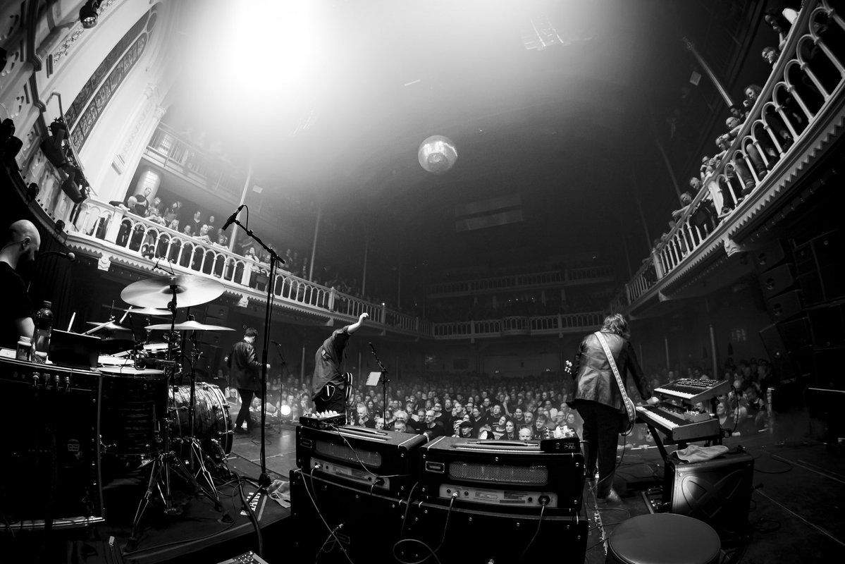 trust a fox tweet media