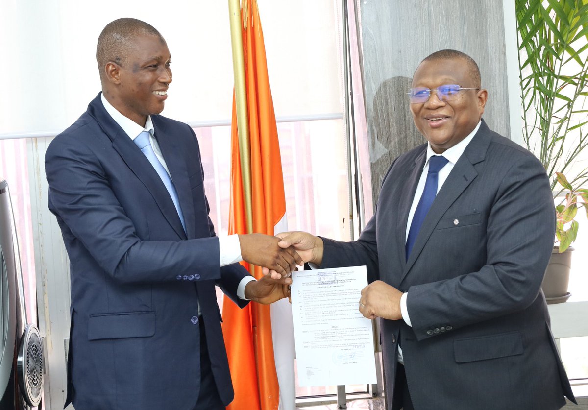 MINCOM_CI's tweet image. 4/4
Le ministre leur a prodigué des conseils d’usage pour la bonne exécution de leurs missions, visant à renforcer la présence et l’efficacité de l’action publique dans leurs zones. Il leur a exprimé sa confiance.
#Décentralisation #ServicePublic #CommunicationPublique #CIV