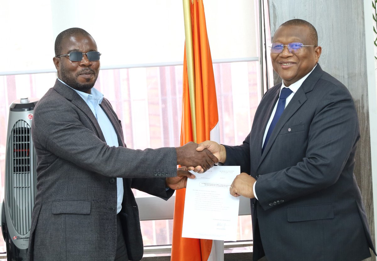 MINCOM_CI's tweet image. 4/4
Le ministre leur a prodigué des conseils d’usage pour la bonne exécution de leurs missions, visant à renforcer la présence et l’efficacité de l’action publique dans leurs zones. Il leur a exprimé sa confiance.
#Décentralisation #ServicePublic #CommunicationPublique #CIV