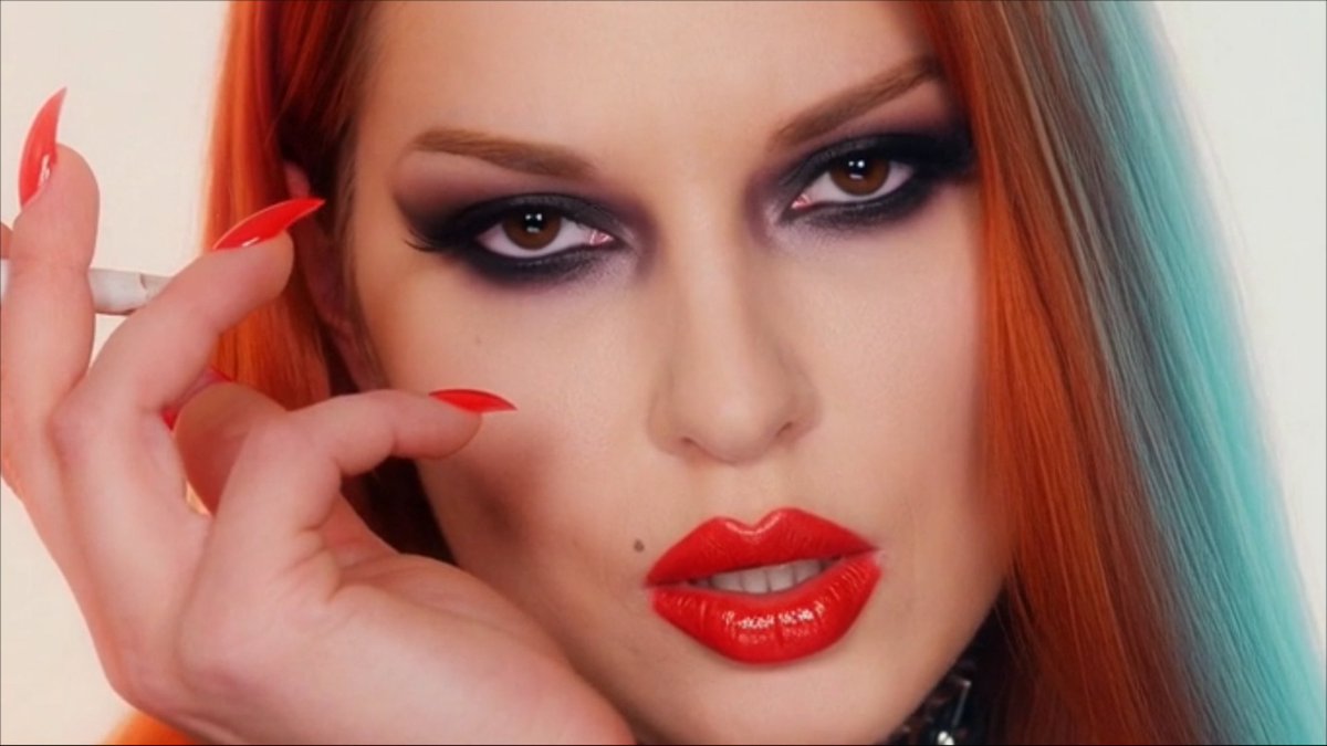AmandusWorld's tweet photo. @KiraStarFetish https://t.co/Cc3YF7tiOX