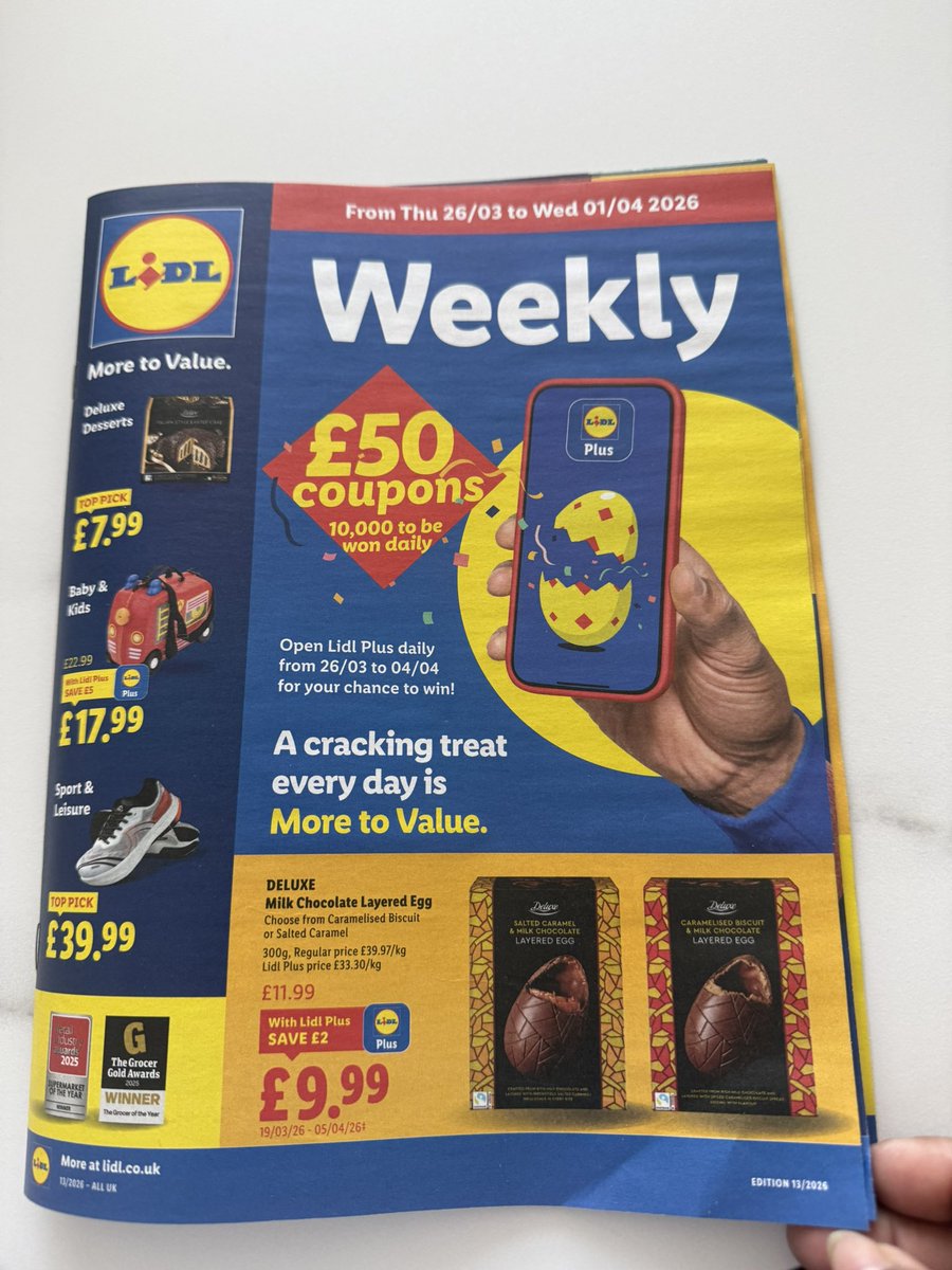 Jaimini22's tweet photo. @LidlGB 26/03–01/04 on the front… 29/02 inside… I’m confused but also impressed by the time travelling bargains 😂 #lidlneedsaproofreader https://t.co/bjzeE0IJMS