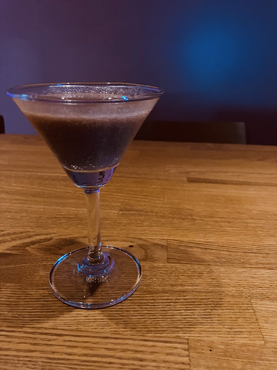 #アサイー　スムージーはじめました
お酒飲めない日はこちらでいかがでしょう？
カクテルにもできます