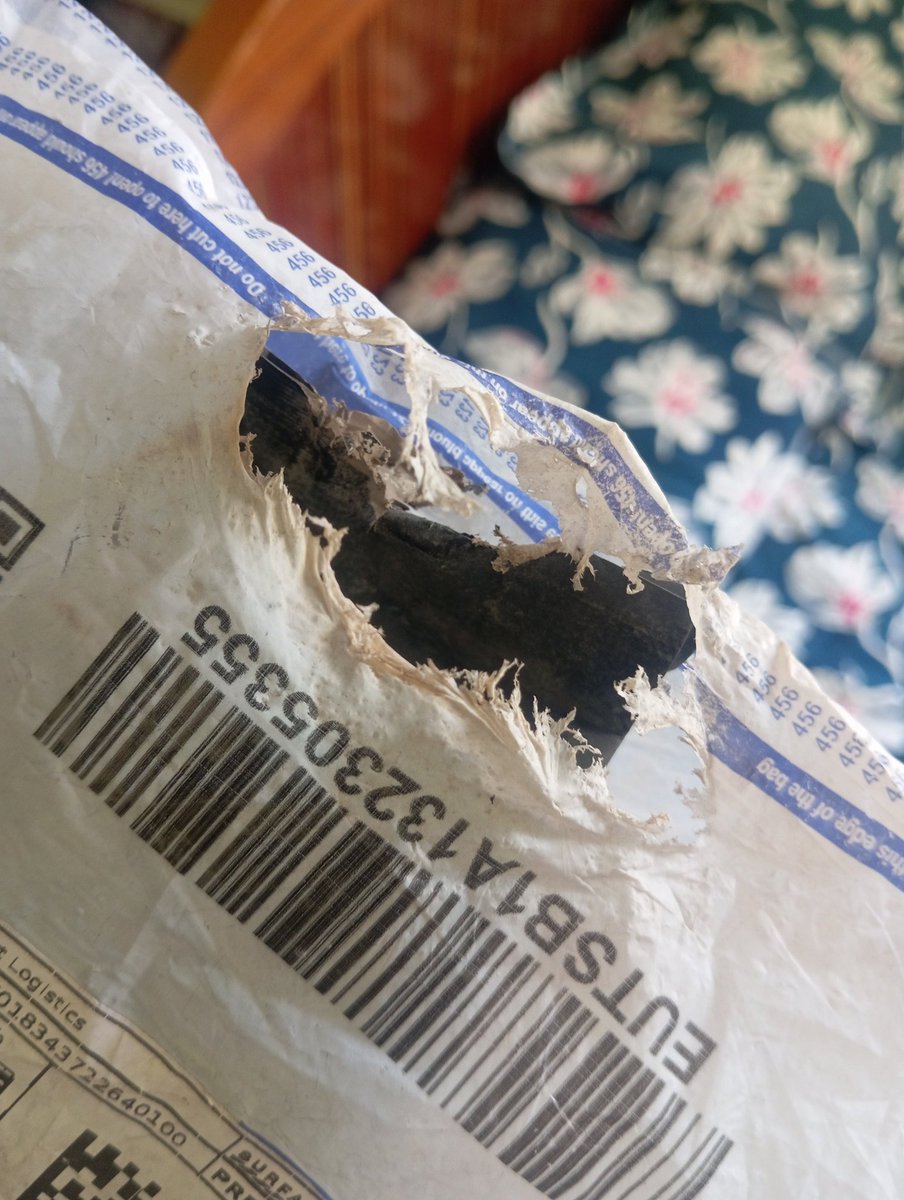HashuAli's tweet photo. Flipkart Sent this damaged product and now refusing to replacement or refund @Flipkart @flipkartsupport, I think delivery partner or someone dropped this parcel on road and damaged it https://t.co/d7nPsfouPq