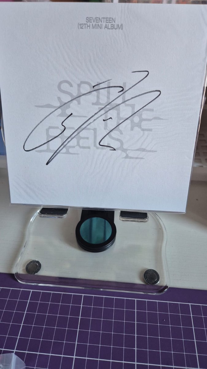 _httprwoon's tweet photo. VENDO/VENDA ÁLBUM SEVENTEEN SIGNED - autógrafo do Jun
Álbum incompleto (sem photocards) 
R$200,00 + frete
Envio na mesma semana
Feedbacks no fixado ou no Instagram (_httprwoon) https://t.co/lXiaZJ8n7d