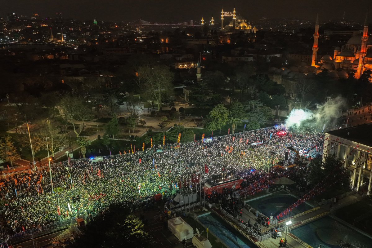 emine uçak tweet media