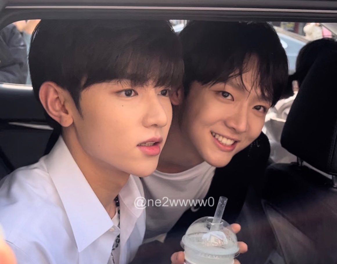 yuehuazip's tweet photo. here are seungeon's chemi names with zb1 yuehuaz, for anyone new here! 🤍

seungeon + hao: jjangdamz
seungeon + gyuvin: yangkongz
seungeon + ricky: nyangdamz
seungeon + yujin: todamz https://t.co/pFuLbMx1KX