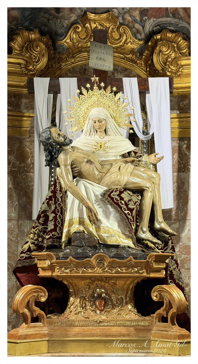 Marcos_Amat's tweet photo. 𝐍𝐓𝐑𝐀 𝐒𝐑𝐀 𝐃𝐄 𝐋𝐀𝐒 𝐀𝐍𝐆𝐔𝐒𝐓𝐈𝐀𝐒 𝐏𝐀𝐑𝐀 𝐄𝐋 𝐒𝐎𝐋𝐄𝐌𝐍𝐄 𝐒𝐄𝐏𝐓𝐄𝐍𝐀𝐑𝐈𝐎 2026
"Mujer, ahí tienes a tu hijo." Luego, dijo al discípulo: "Ahí tienes a tu madre."
#angustias #jerezdelafrontera #cultos https://t.co/AanrhgawnO