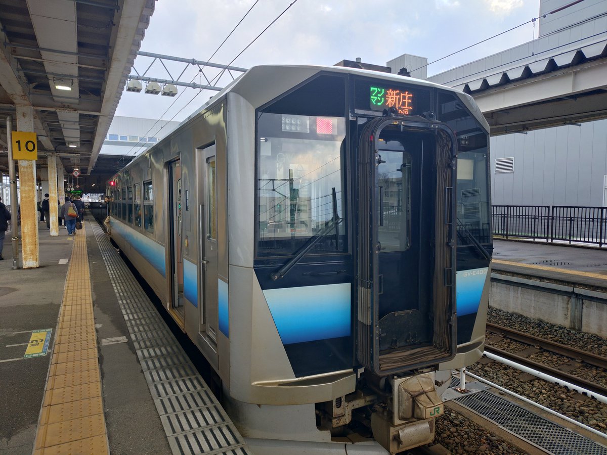 310Wing's tweet photo. 山形県の新庄駅に着いて次の乗り換えまで１時間半あるので、近くの小さな食堂屋さんに行ってワンタン麺食べました。
今日は麺類３連チャンやな（笑）
目的地まで後６０キロほどかな！ https://t.co/r41tWXYN3b