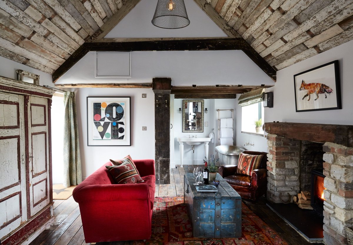 GoodHotelGuide tweet media