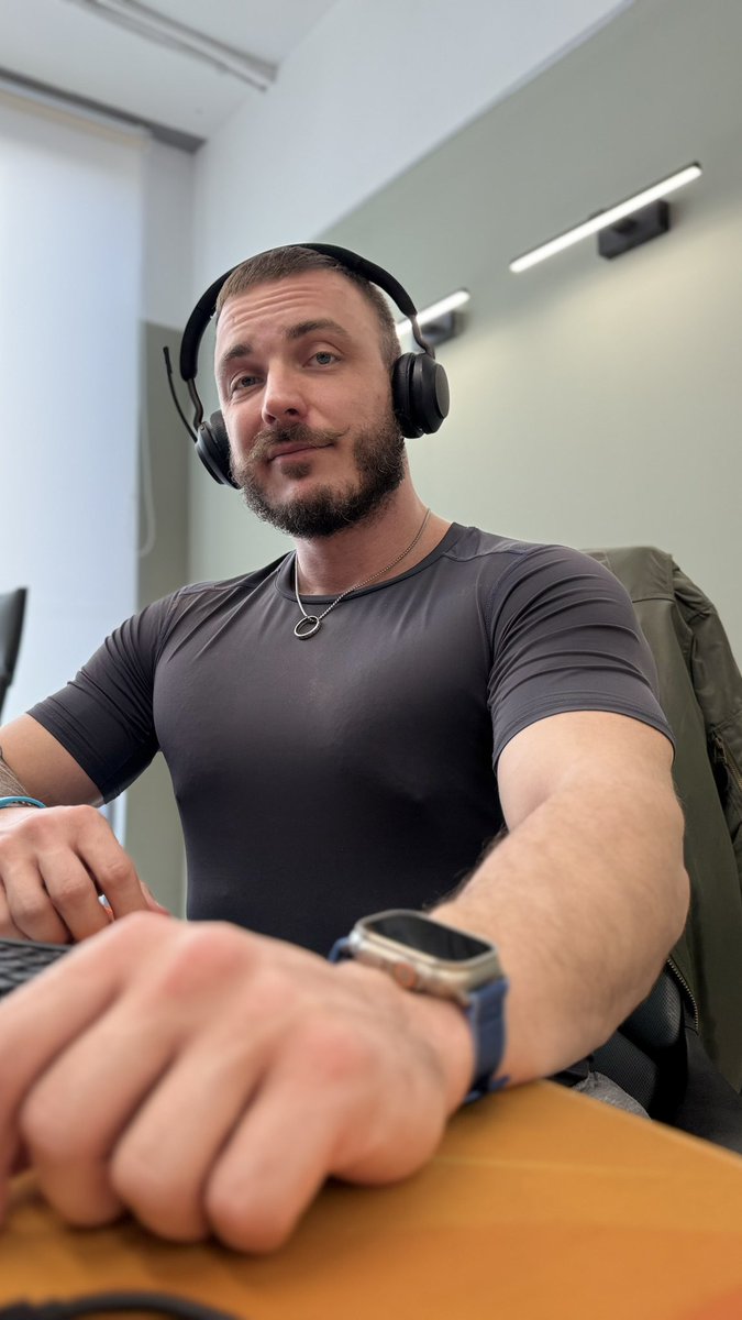 Демьян tweet media