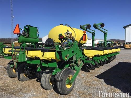 FarmsNews's tweet image. 2005 John Deere 1700NT 🔻

Vacuum metering system, row command, electric drive, 30-inch spacing, 16 rows, flex fold frame, 3.0 bushel hopper, and more.

usfarmer.com/planting-and-s…

#Seeds @WestCentralEQ