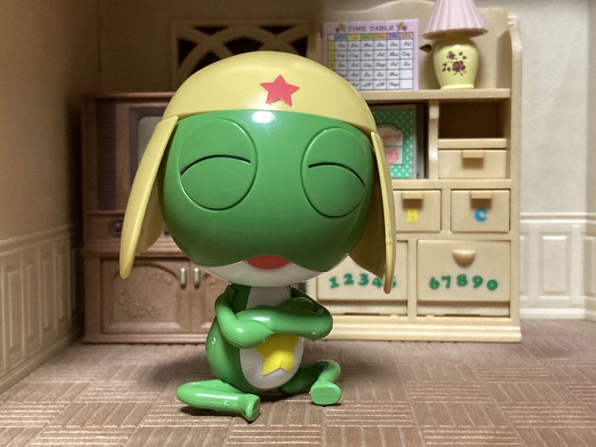 数ヶ月前になんとなく買った、ケロロ軍曹のプラモを組んだわよ

優しい顔をしておる…