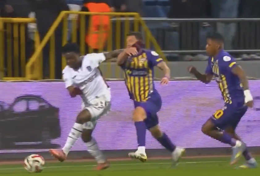 mutlu 01 tweet media