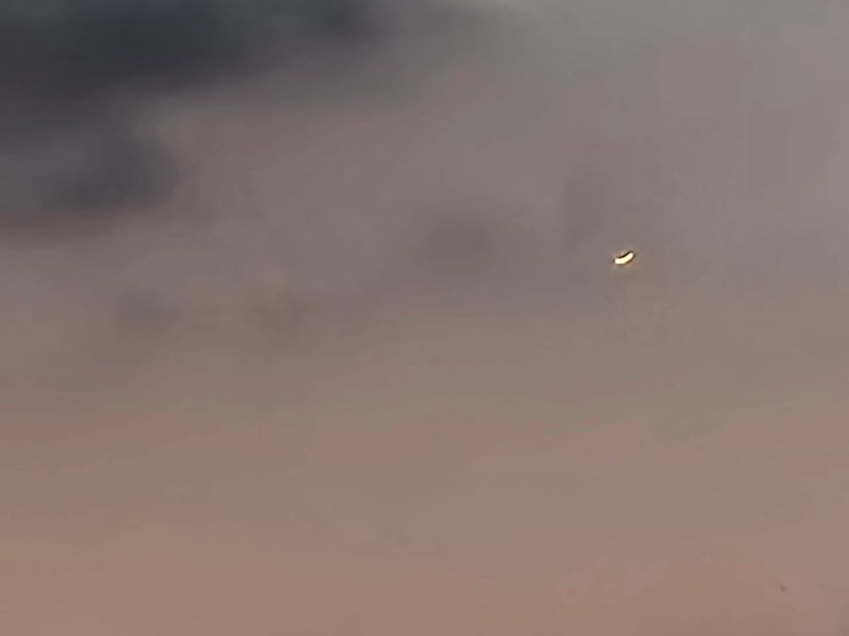 madihafkhan's tweet photo. We saw this in Vasai, isn’t this the crescent moon 🌙 #eidmoon #moonsighting #eid2026 #eidindia https://t.co/fA7cbEF8kq
