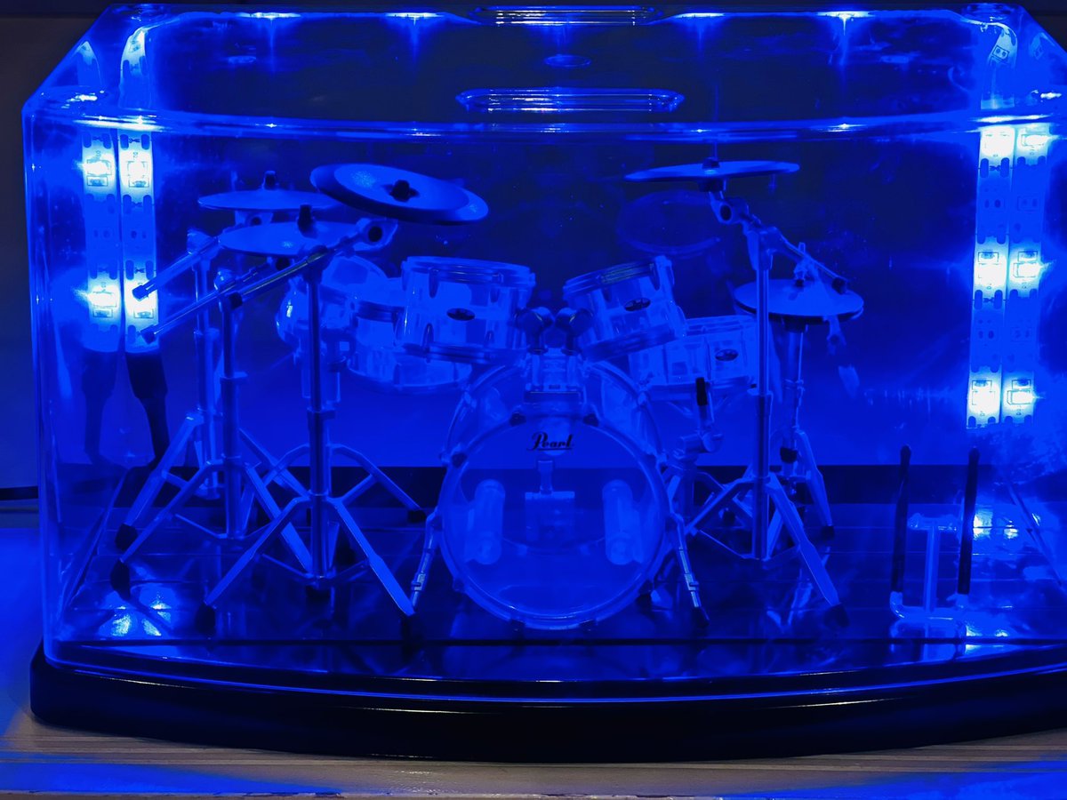 RiRu1217's tweet photo. 作りました。

@pearldrum_staff めちゃくちゃ作りが良くて、最高です。
LUNA SEAの真矢さんモデルも販売して下さい。

pearlの赤アクリルモデルカッコイイです。

#pearl
#バンダイ
#pearlDRUMSMINITURECOLLECTION2 https://t.co/X61AcaOPDo
