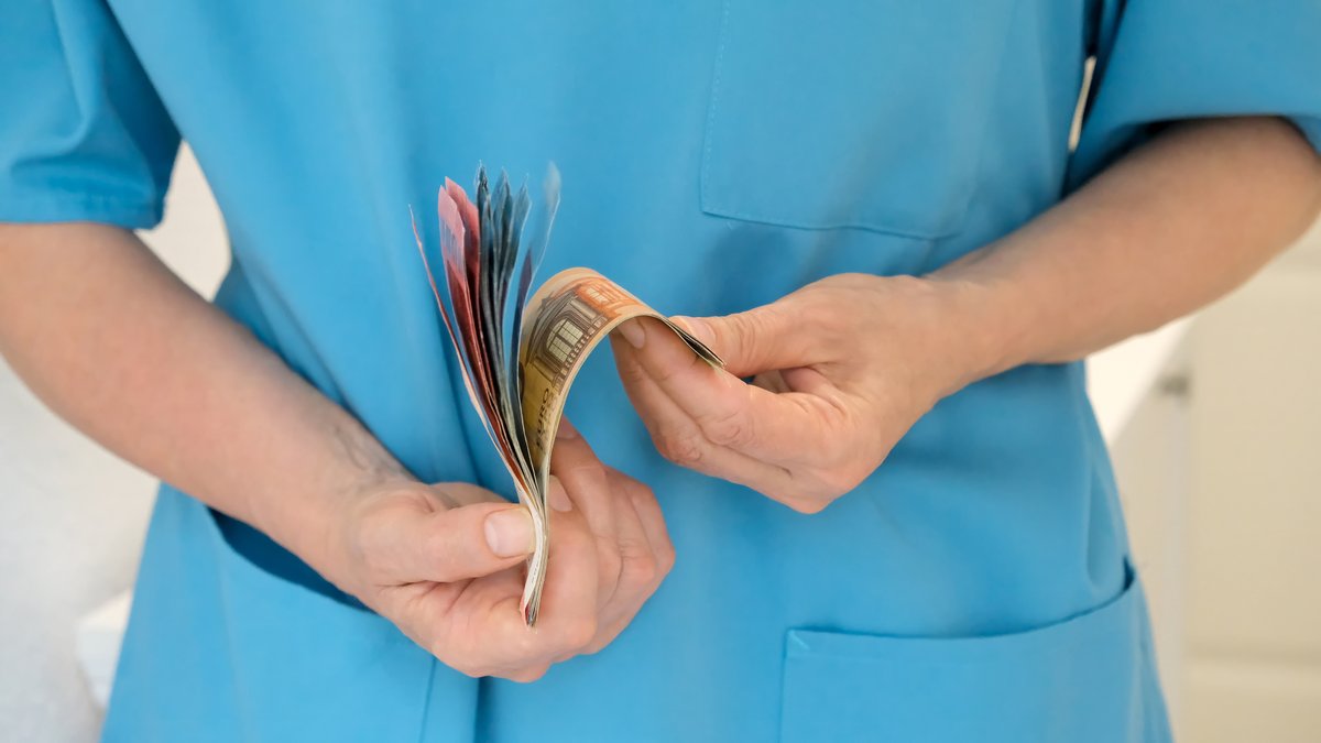 EMPLOI Soignant tweet media