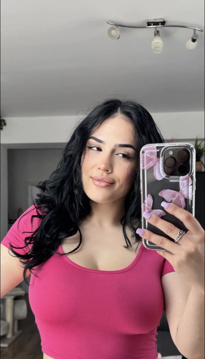 NashN89hg's tweet photo. It’s a late warm week 🥰😍 https://t.co/dk1NwexCdv
